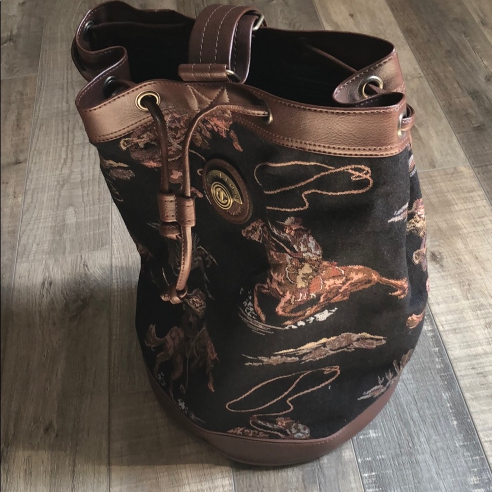 Unique One Strap Carlton Bag